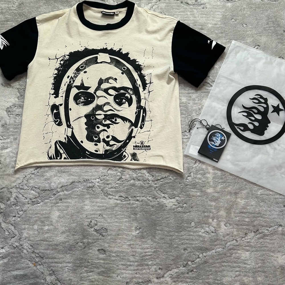 Hellstar tee size small cropped *working nfc* with tags and bags